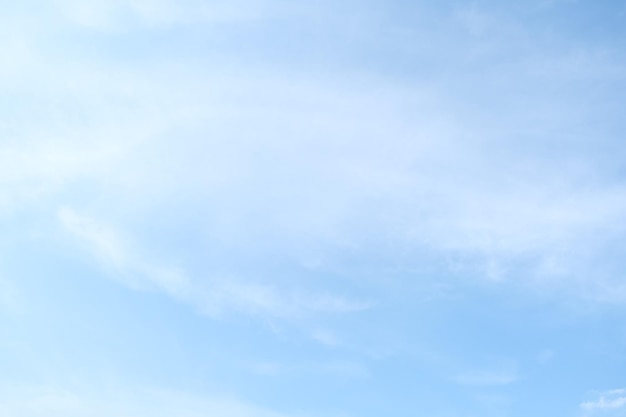 轮胎上的速度等级V代表最高时速为多少？